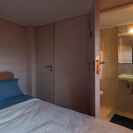 Enjoy Sea View At Fully Equipped By The Beach *