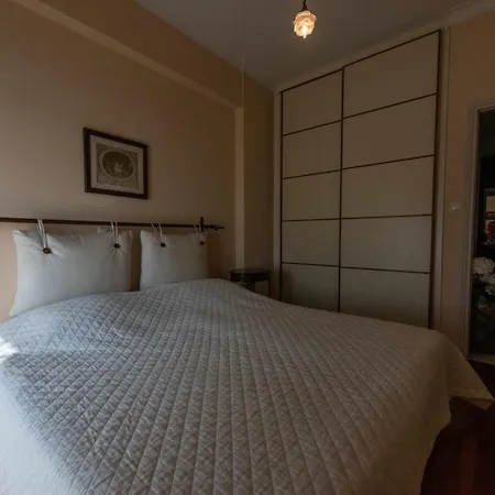 Enjoy Sea View At Fully Equipped By The Beach Farai
