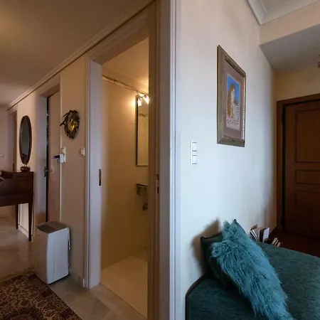 Enjoy Sea View At Fully Equipped By The Beach